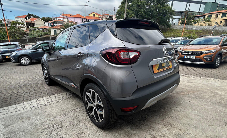 renault-captur-2018-neo-cars-stand-funchal-2