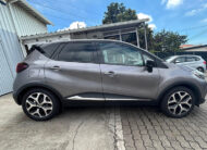 renault-captur-2018-neo-cars-stand-funchal-4