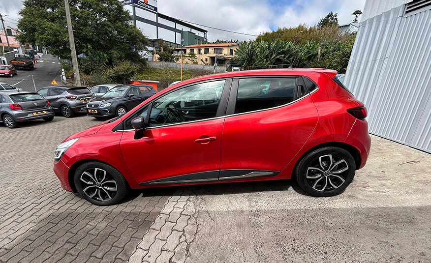 renault-clio-2018-neo-cars-stand-funchal-3