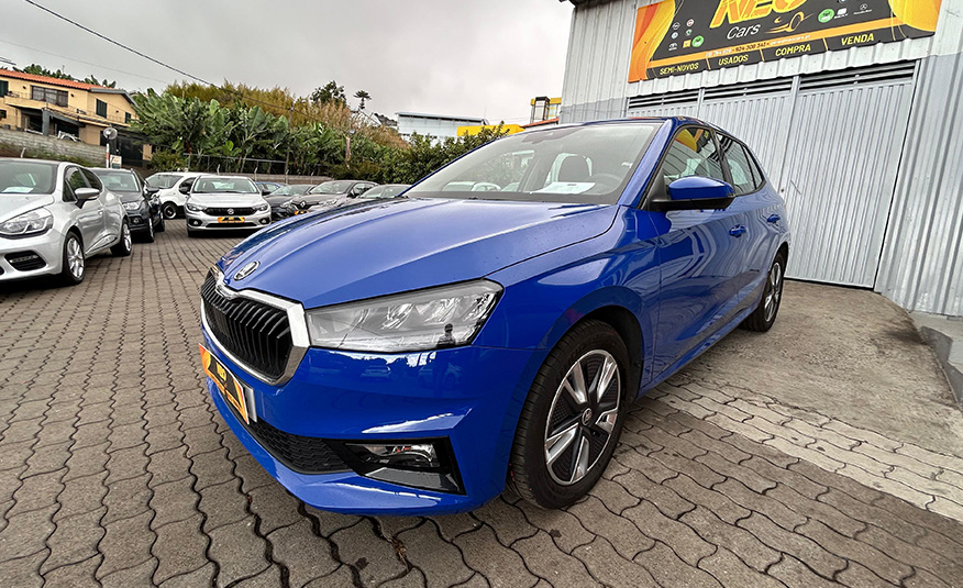 skoda-fabia-2023-neo-cars-stand-funchal-1