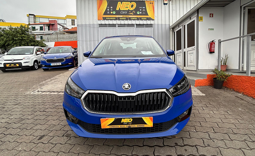 skoda-fabia-2023-neo-cars-stand-funchal-2