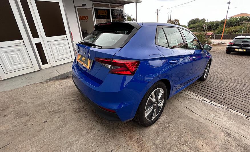 skoda-fabia-2023-neo-cars-stand-funchal-3