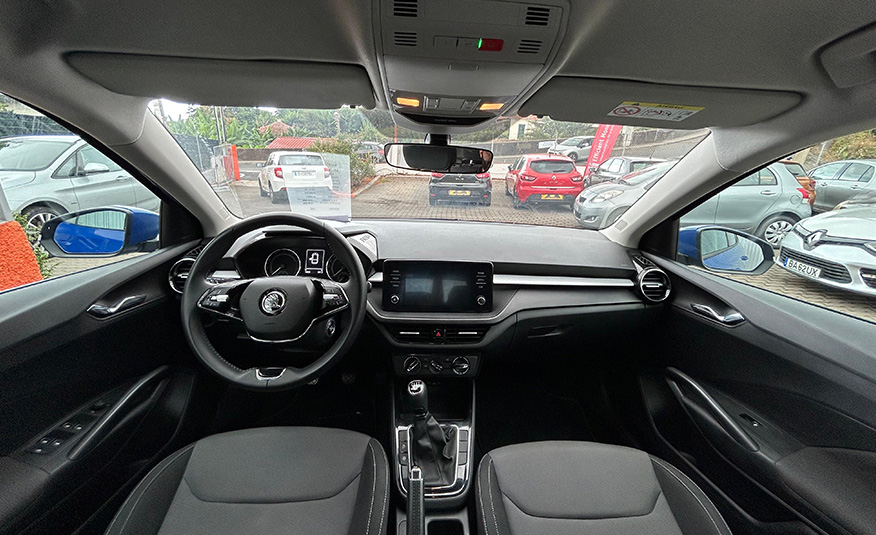 skoda-fabia-2023-neo-cars-stand-funchal-4