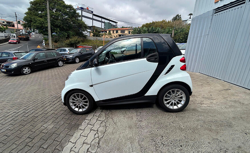 smart-forwo-neo-cars-stand-funchal-2