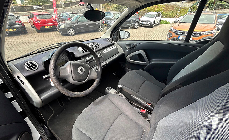 smart-forwo-neo-cars-stand-funchal-4