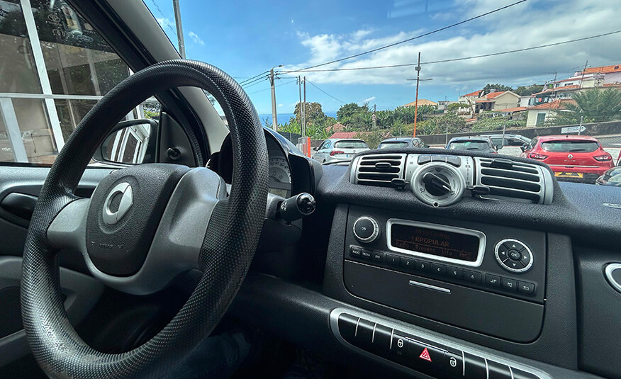 smart-forwo-neo-cars-stand-funchal-5