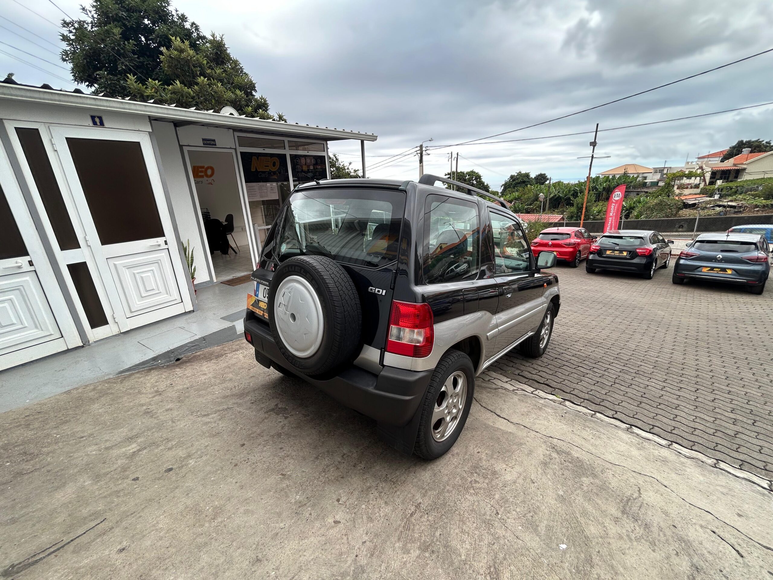 2000 Mitsubishi Pajero