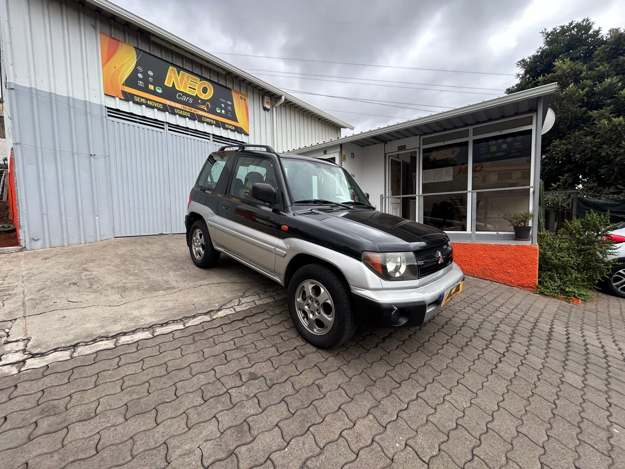 2000 Mitsubishi Pajero