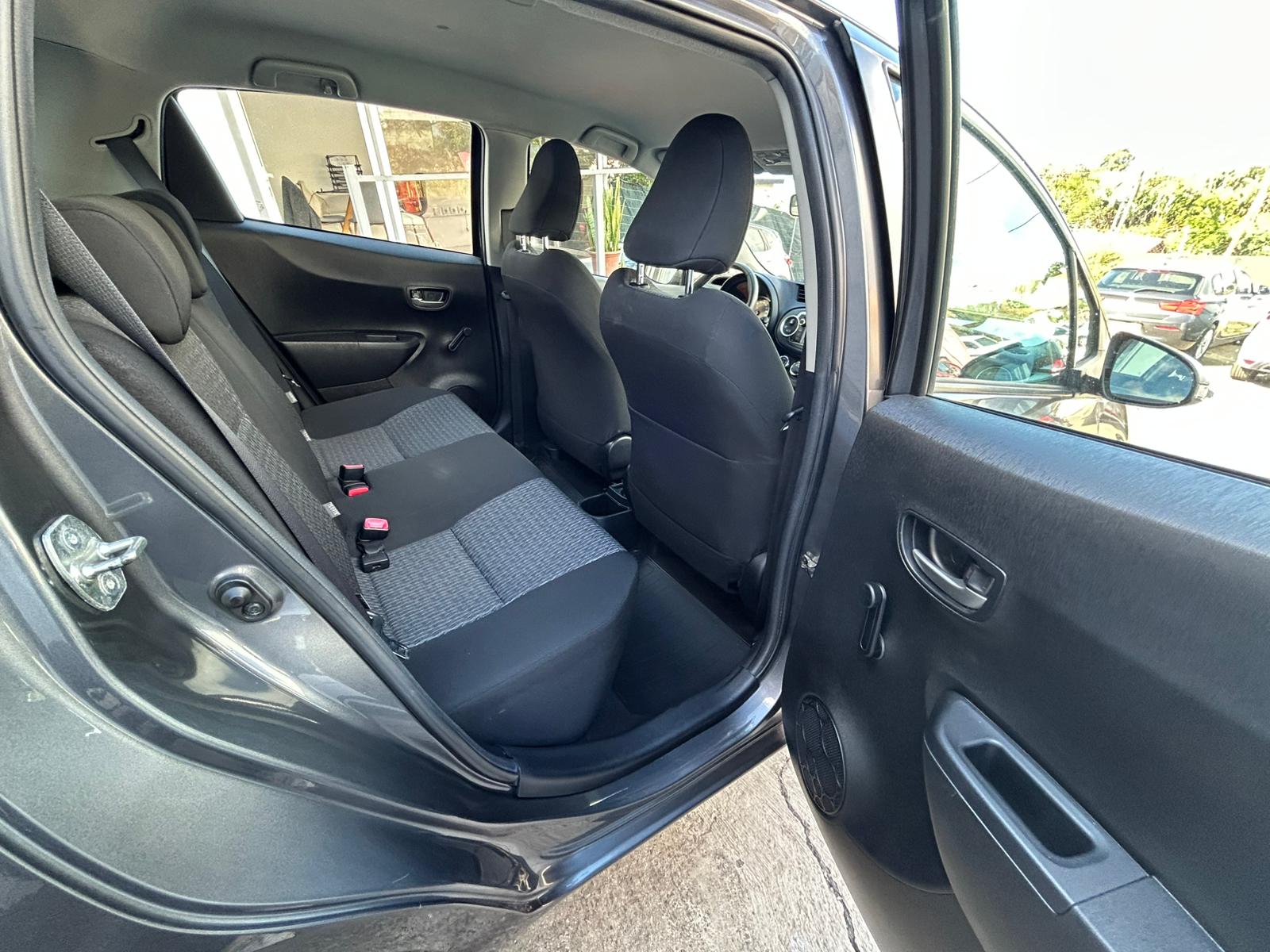 2014 TOYOYA YARIS