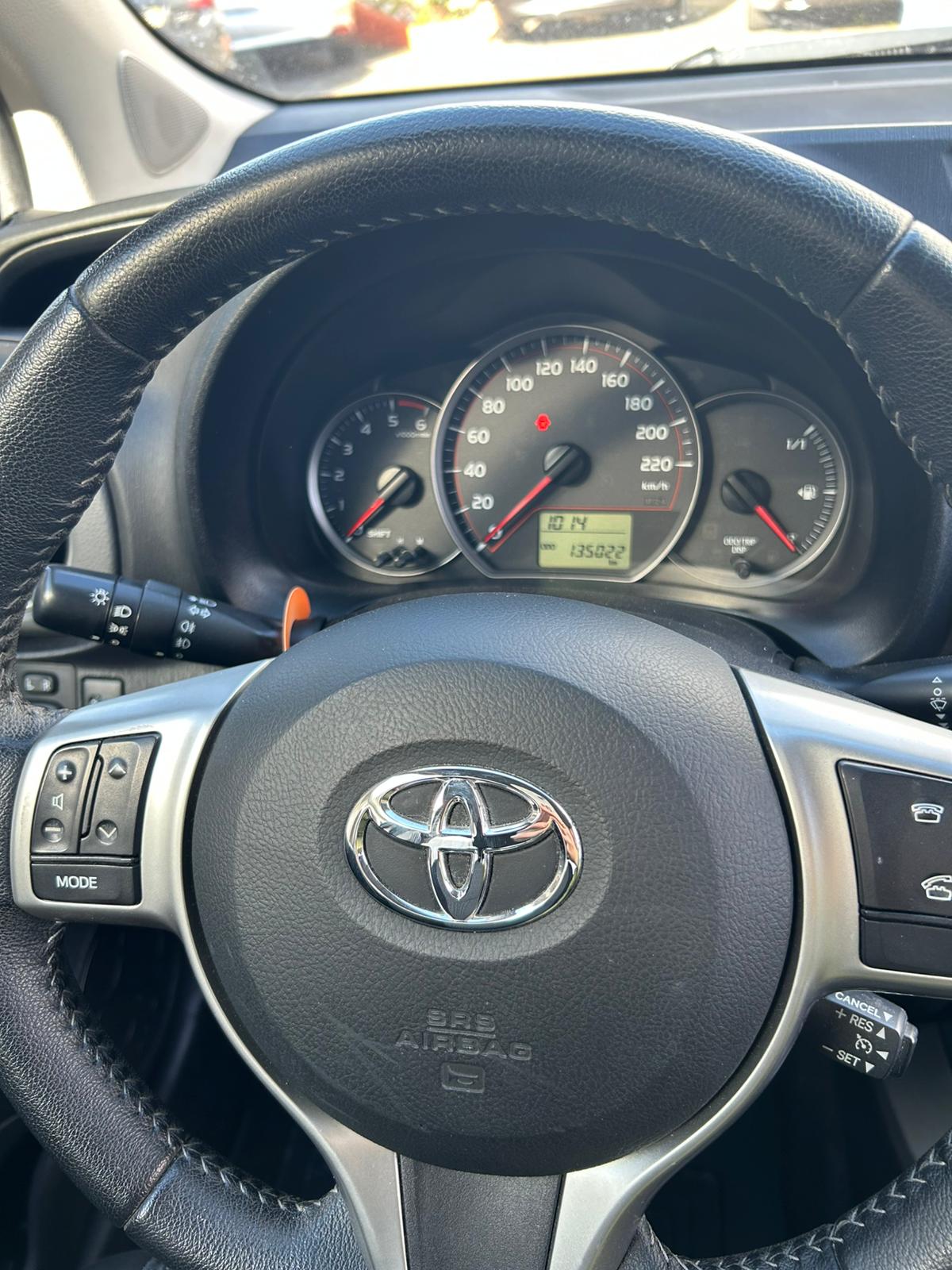2014 TOYOYA YARIS
