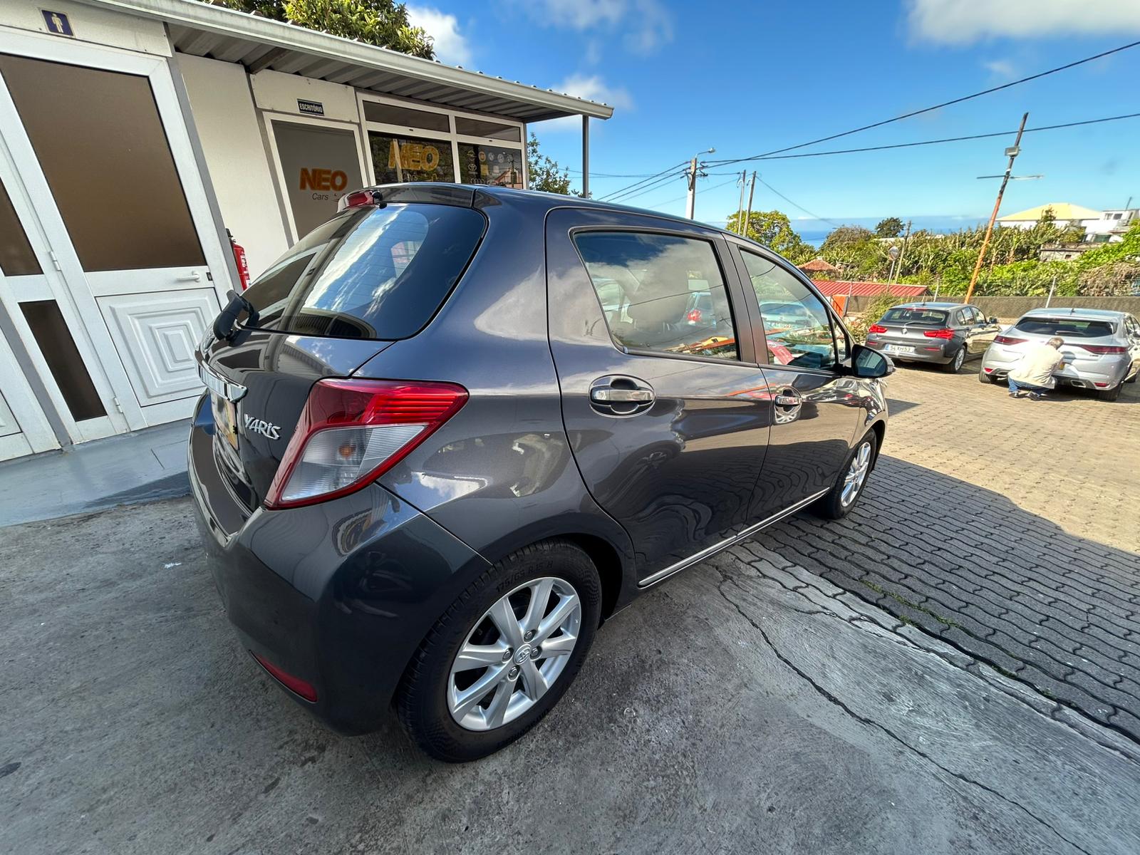 2014 TOYOYA YARIS