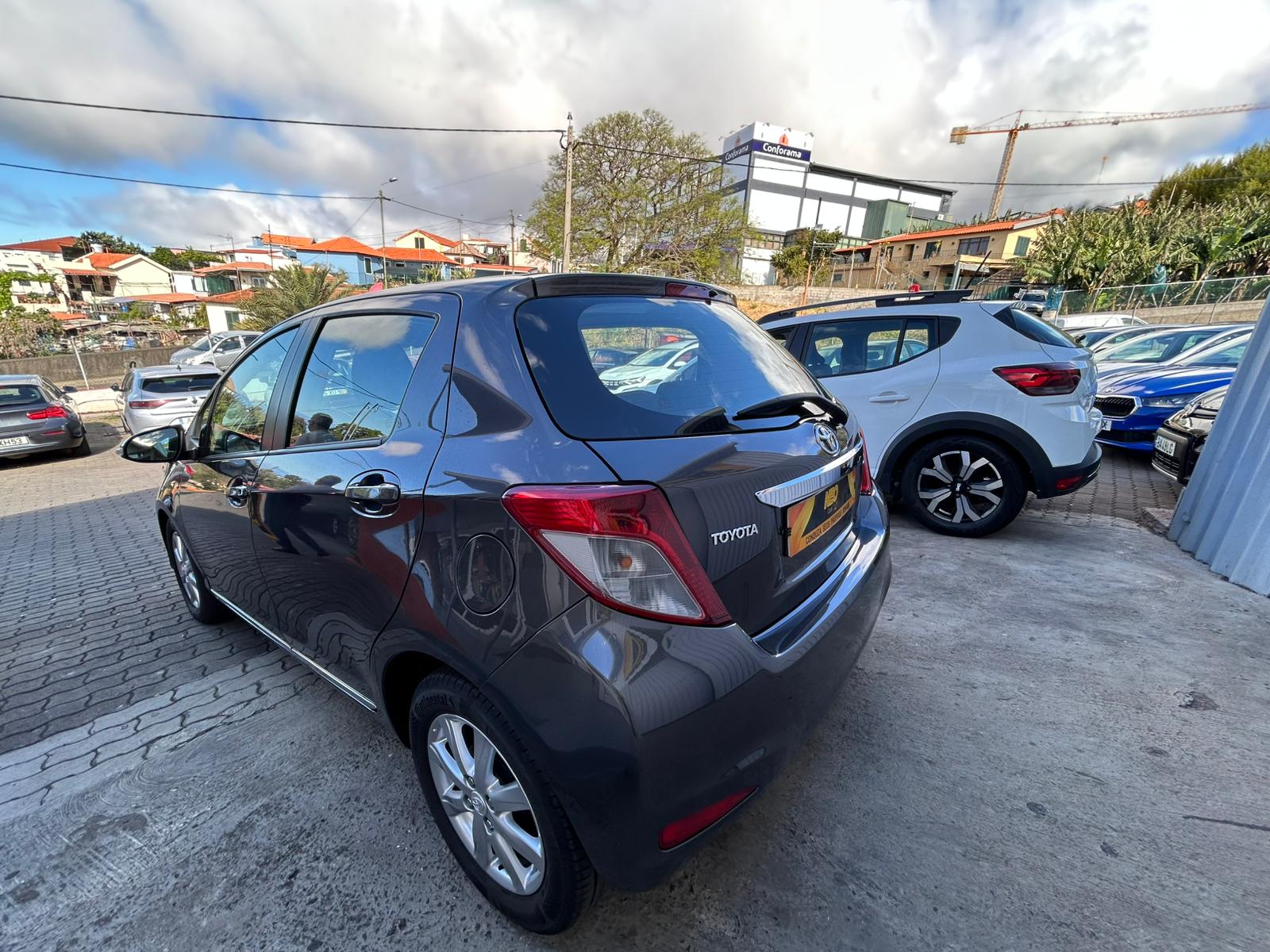 2014 TOYOYA YARIS