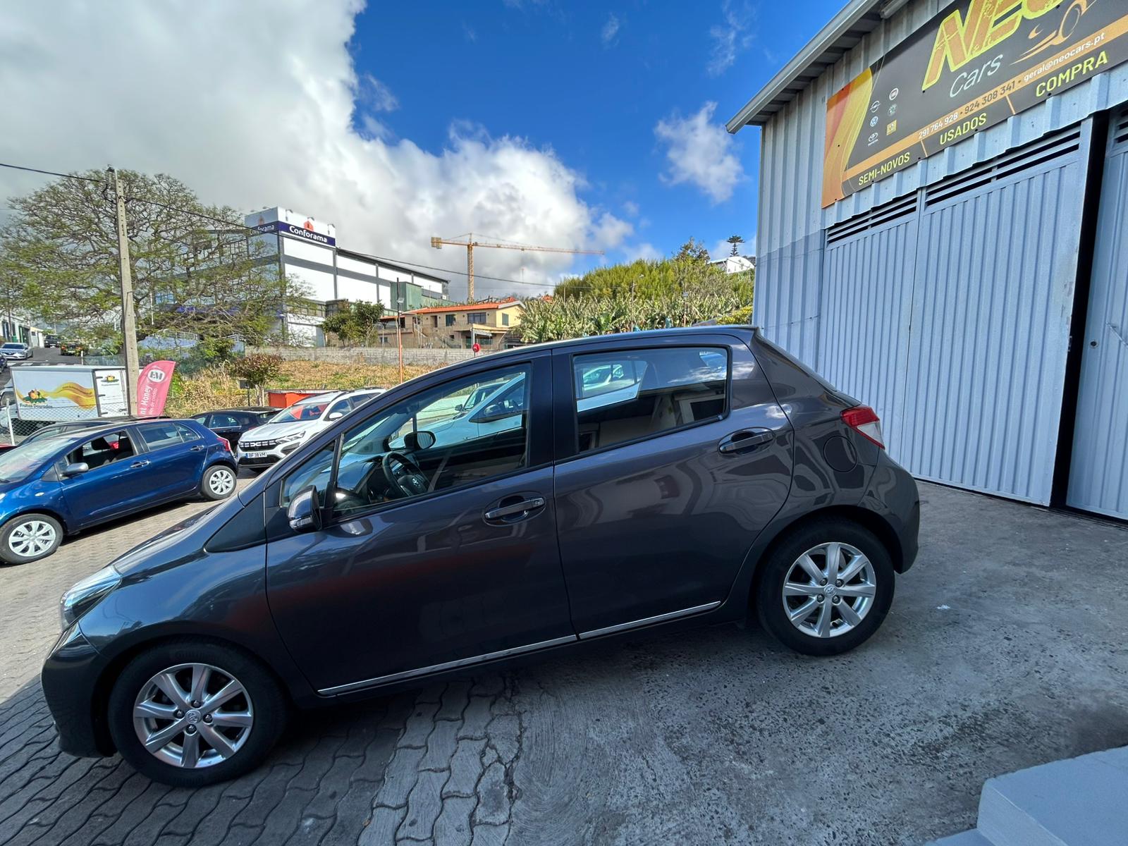 2014 TOYOYA YARIS