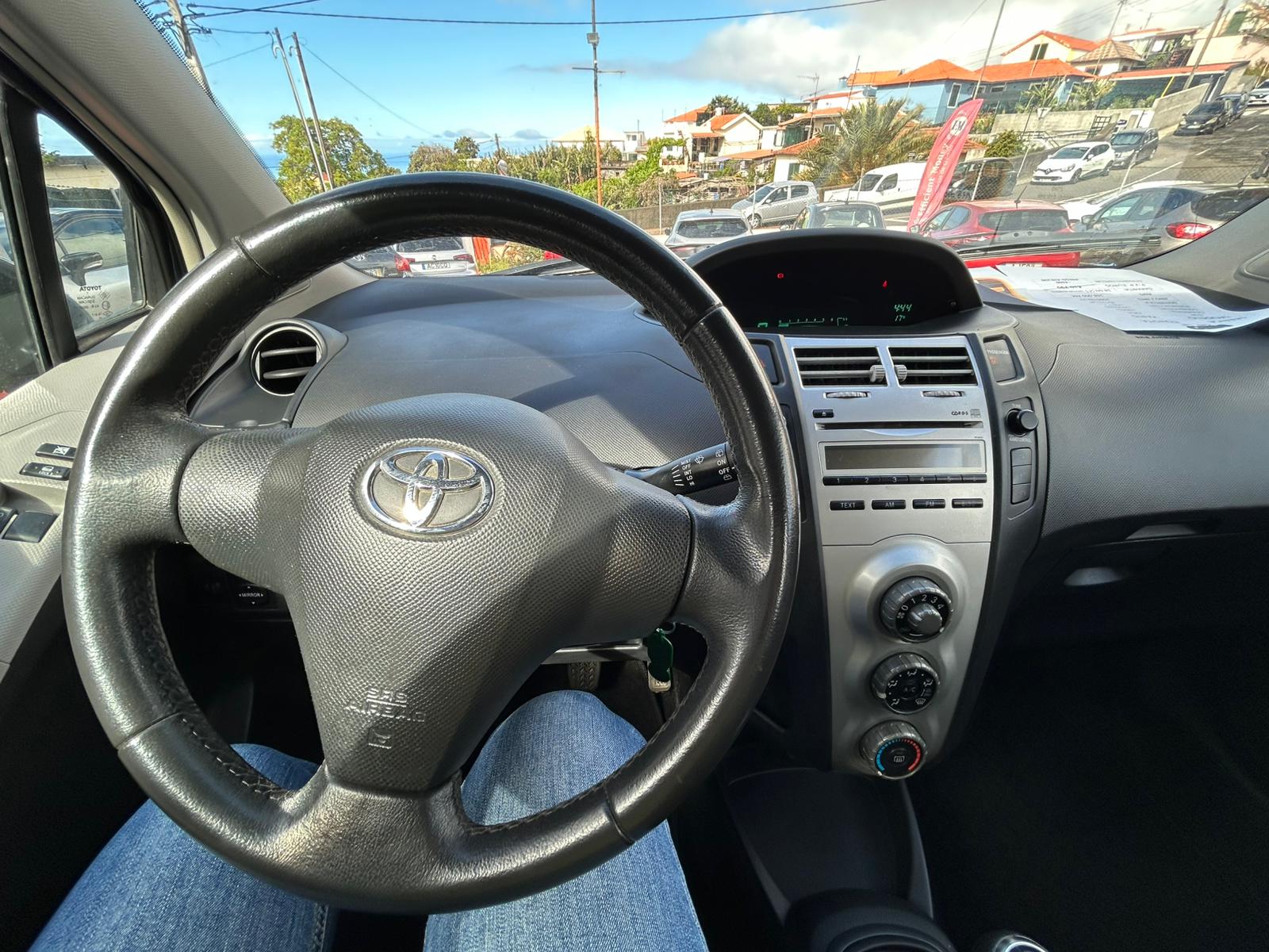 2009 TOYOTA YARIS