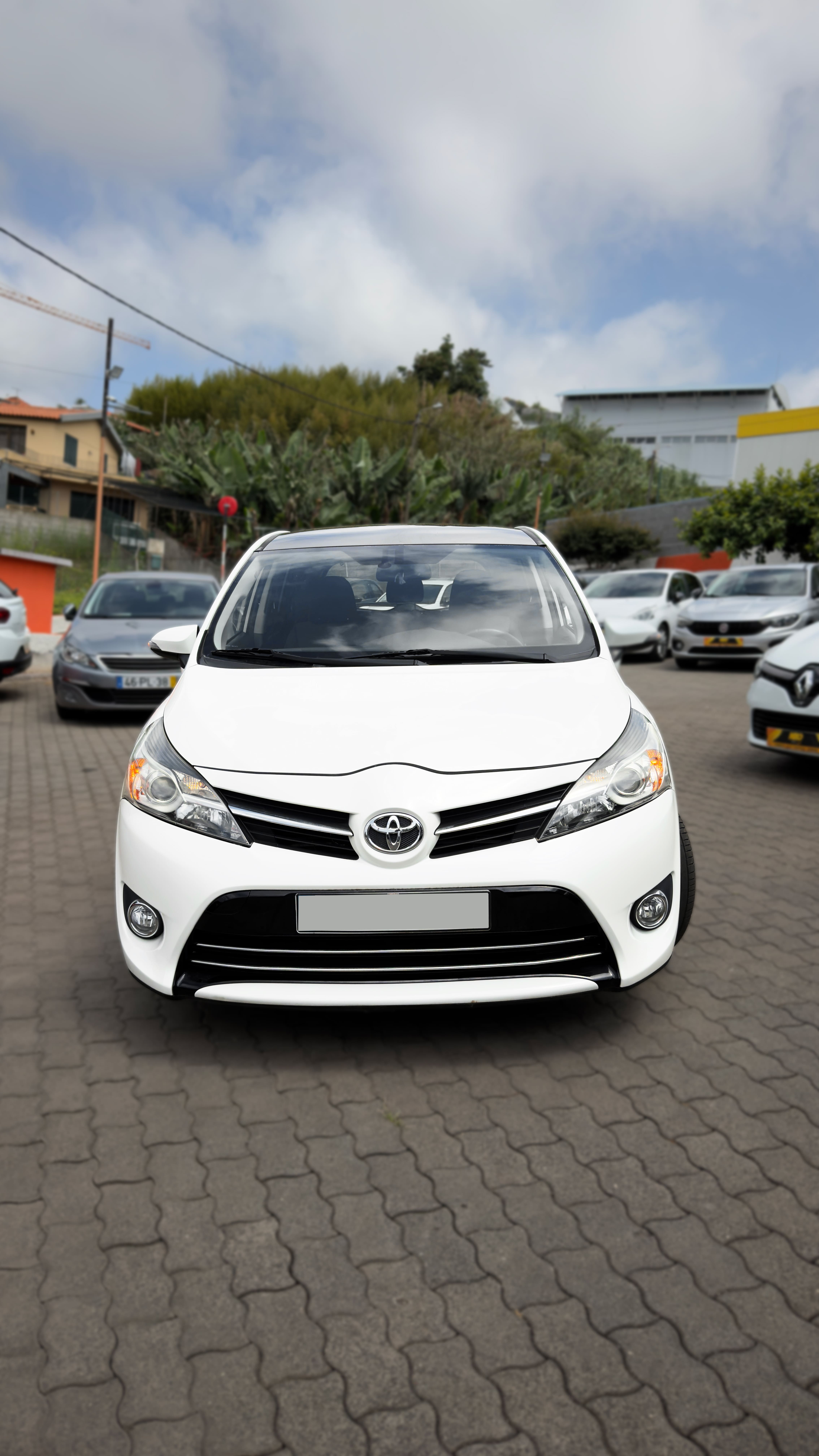2014 TOYOTA VERSO