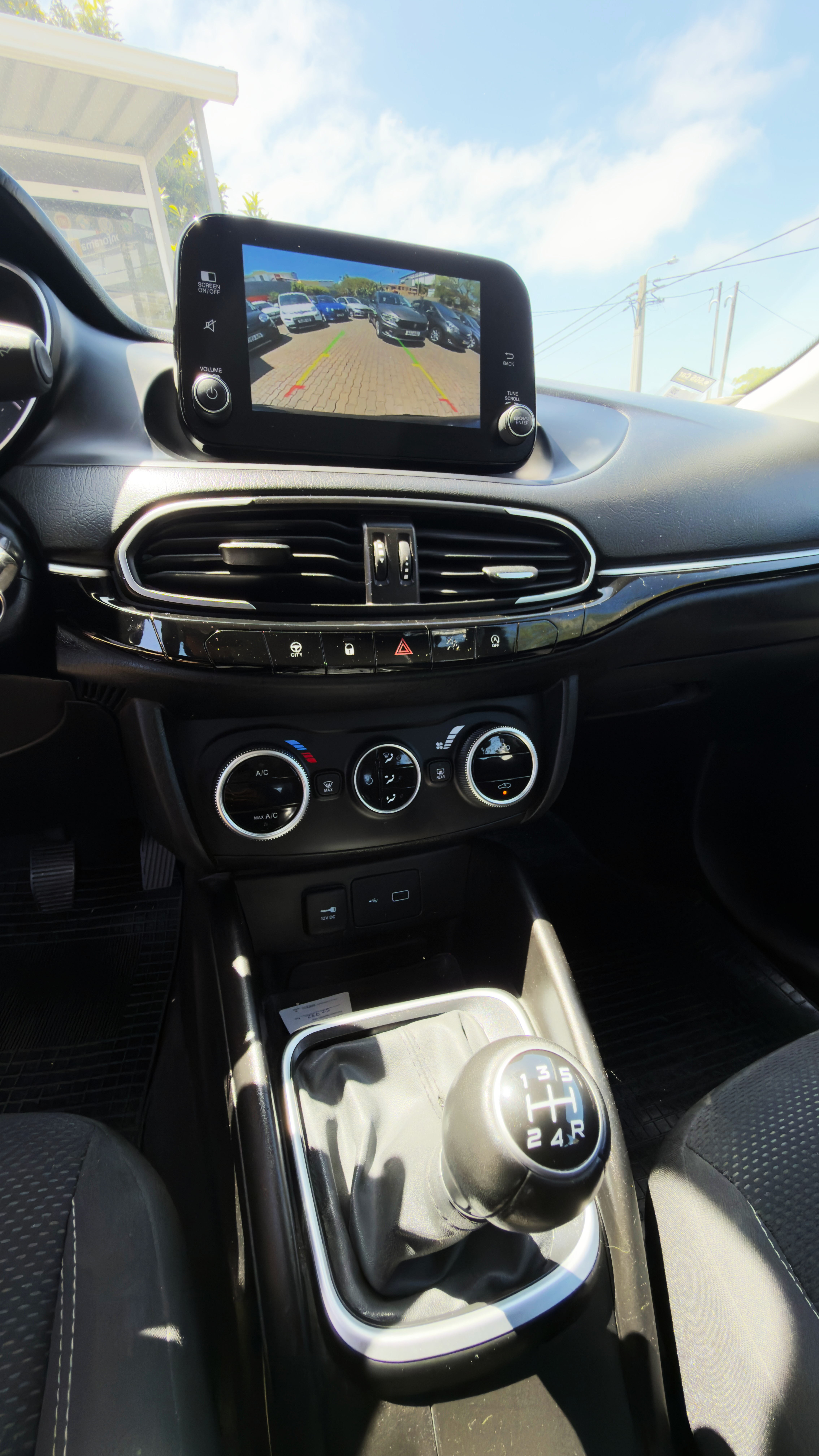 2023 FIAT TIPO MJ