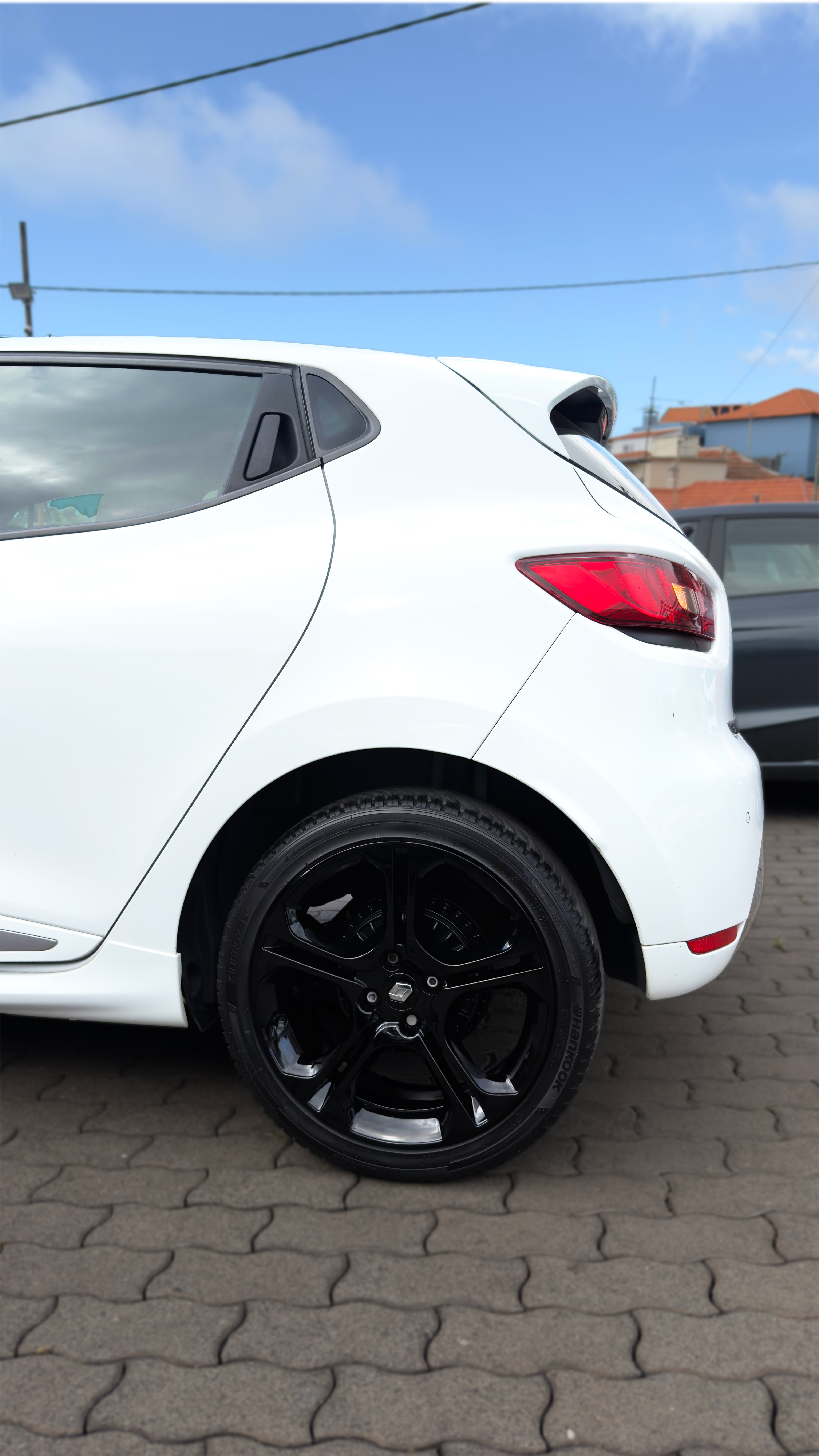 2016 RENAULT CLIO SPORT