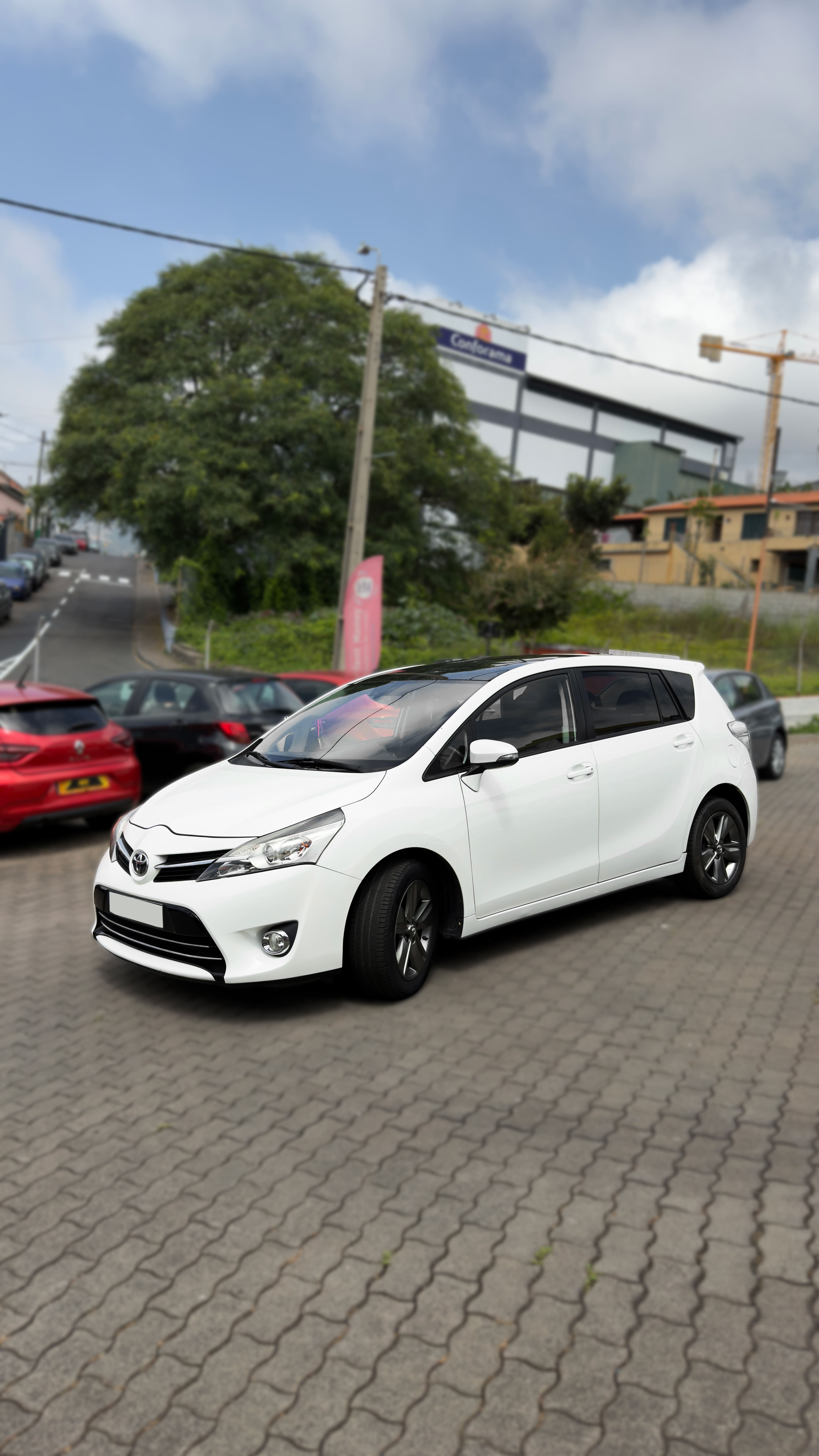 2014 TOYOTA VERSO