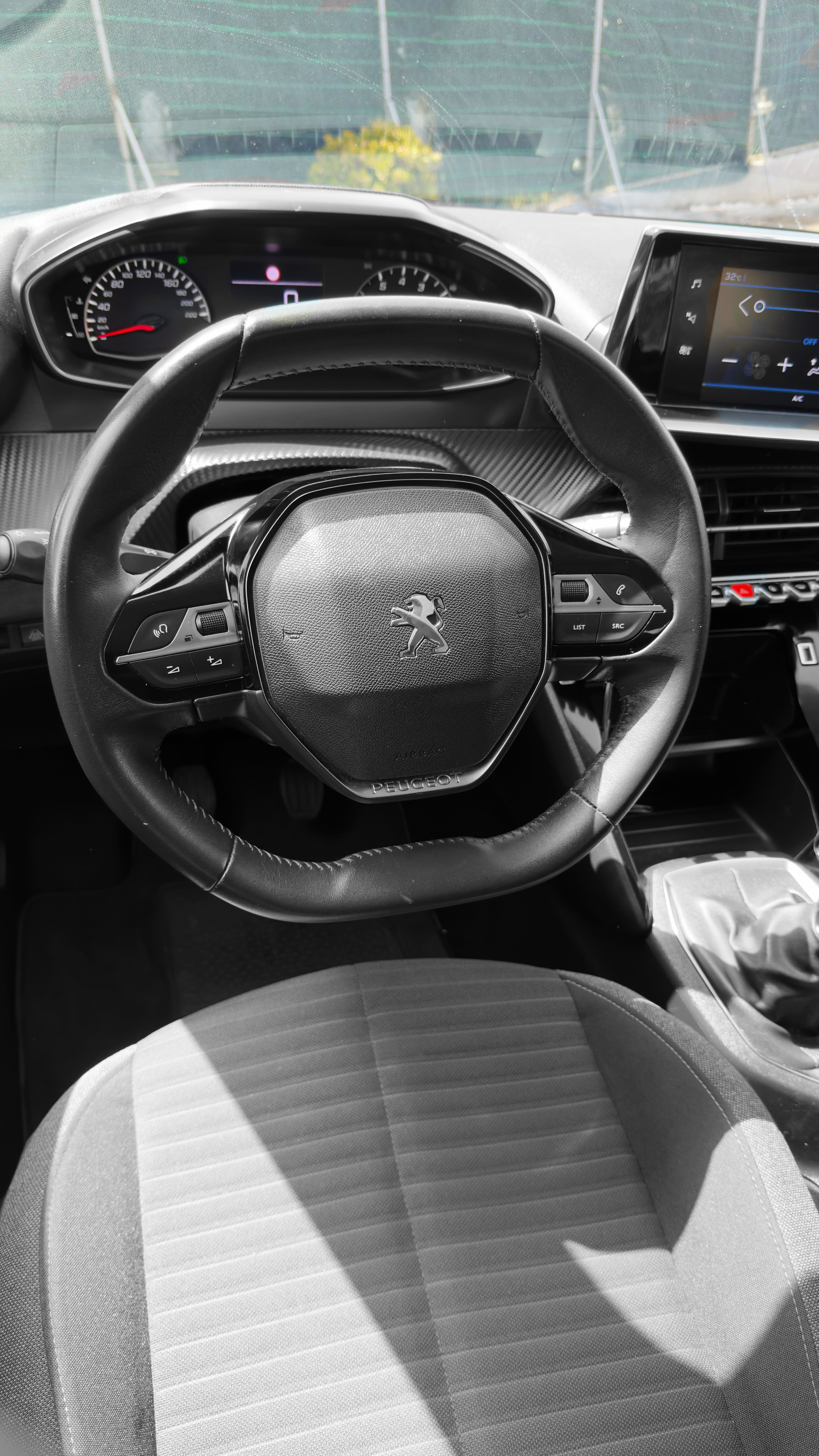 2022 PEUGEOT 208