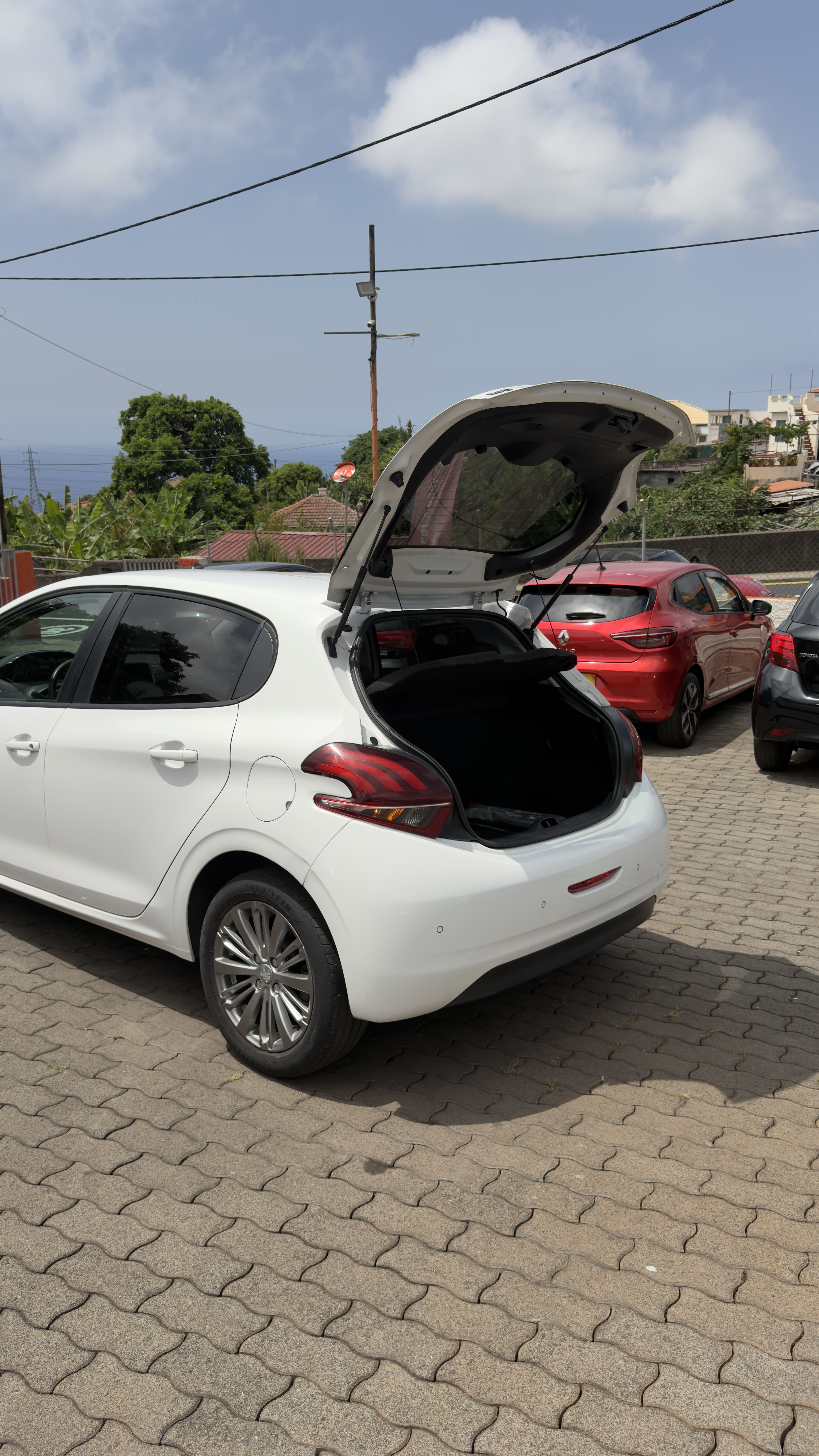 2018 PEUGEOT 208