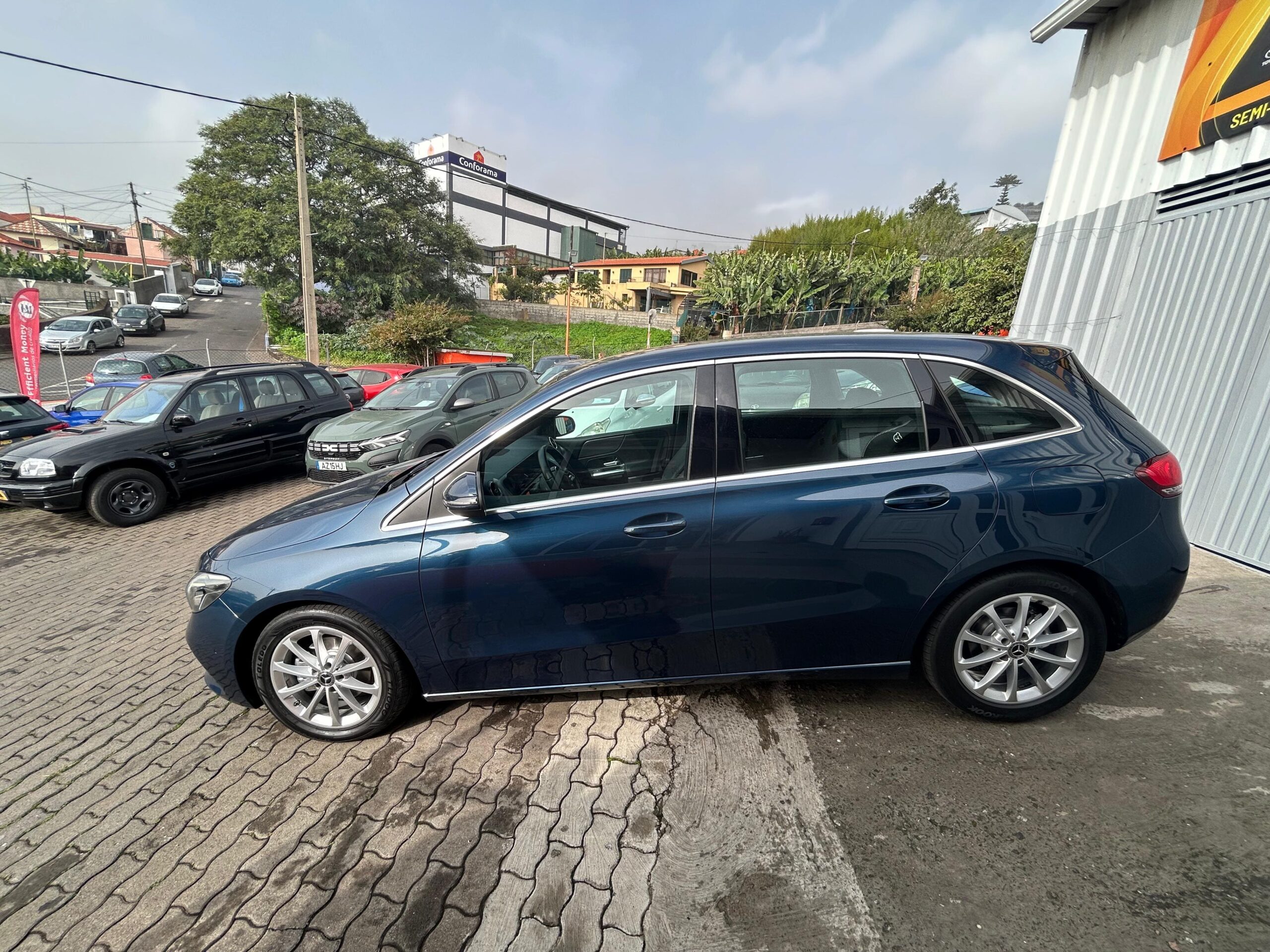 2019 MERCEDES B190D