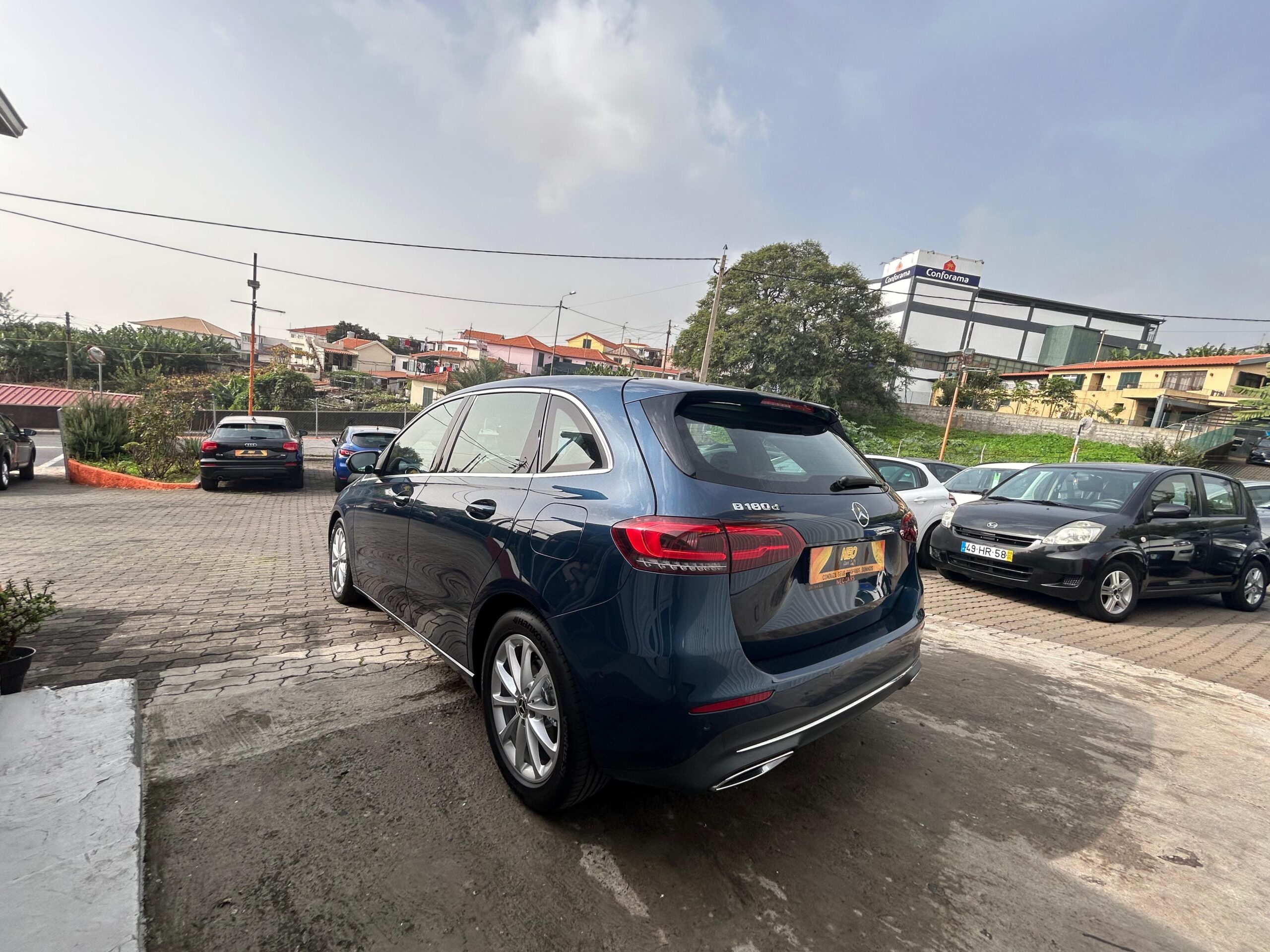 2019 MERCEDES B190D