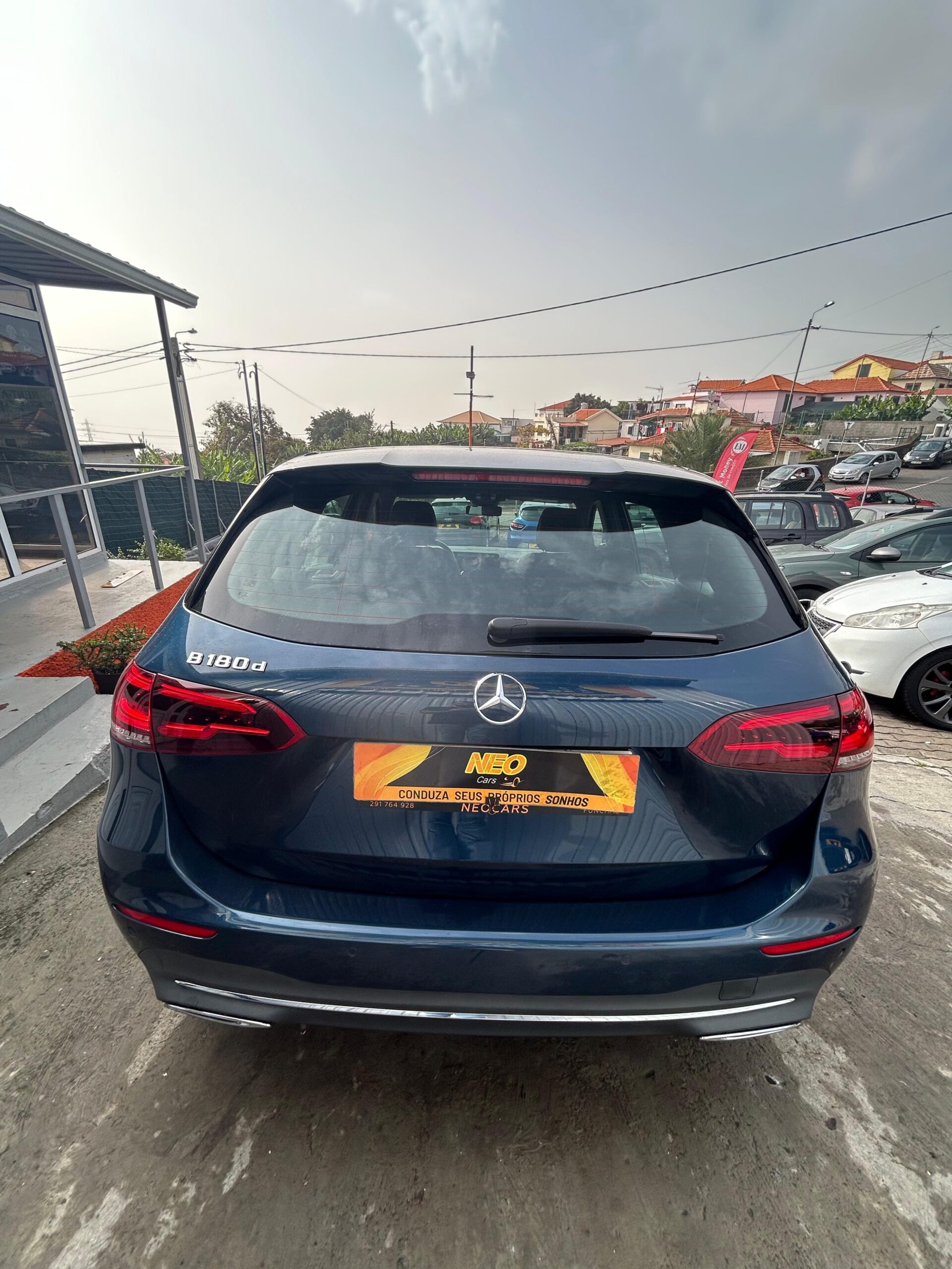 2019 MERCEDES B190D