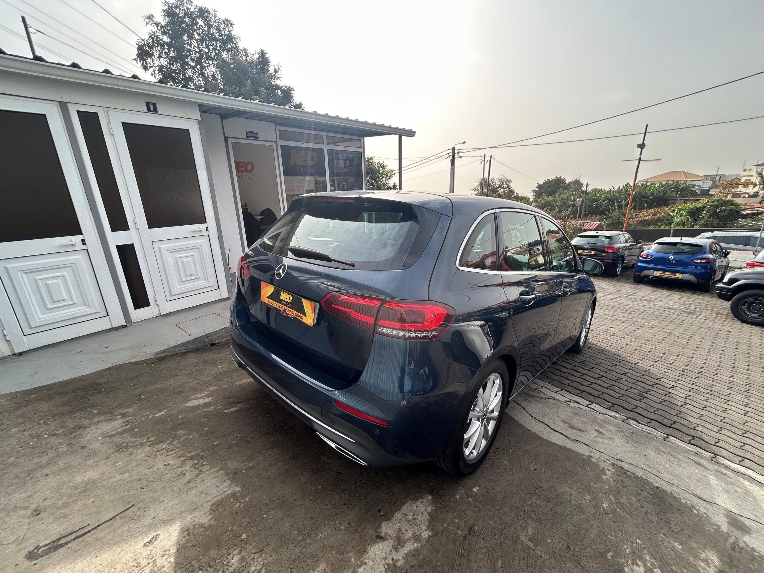 2019 MERCEDES B190D