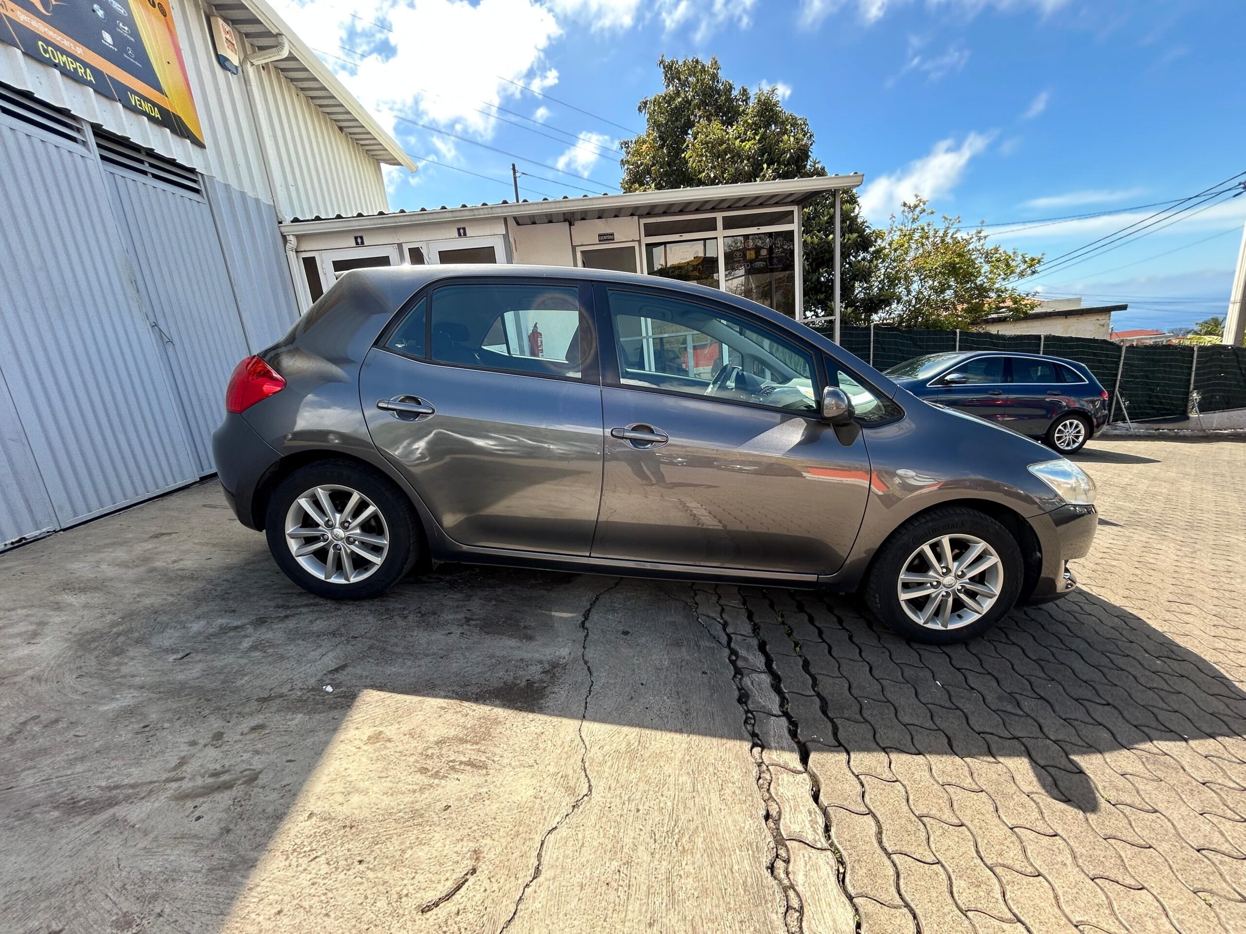 2009 TOYOTA AURIS